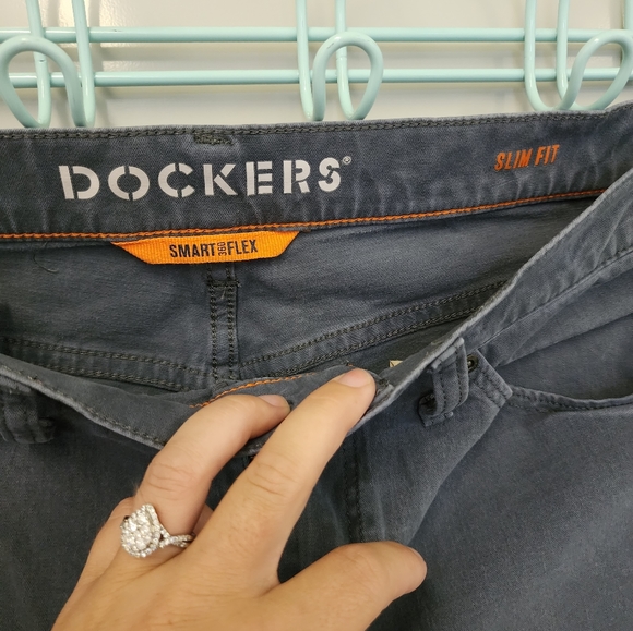 Dockers - Picture 3 of 3